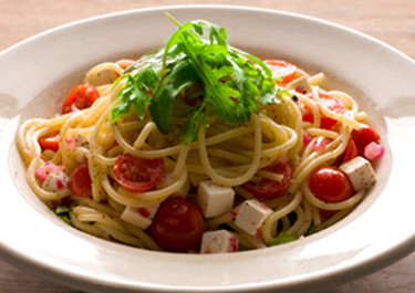 Välimerellinen tomaattipasta