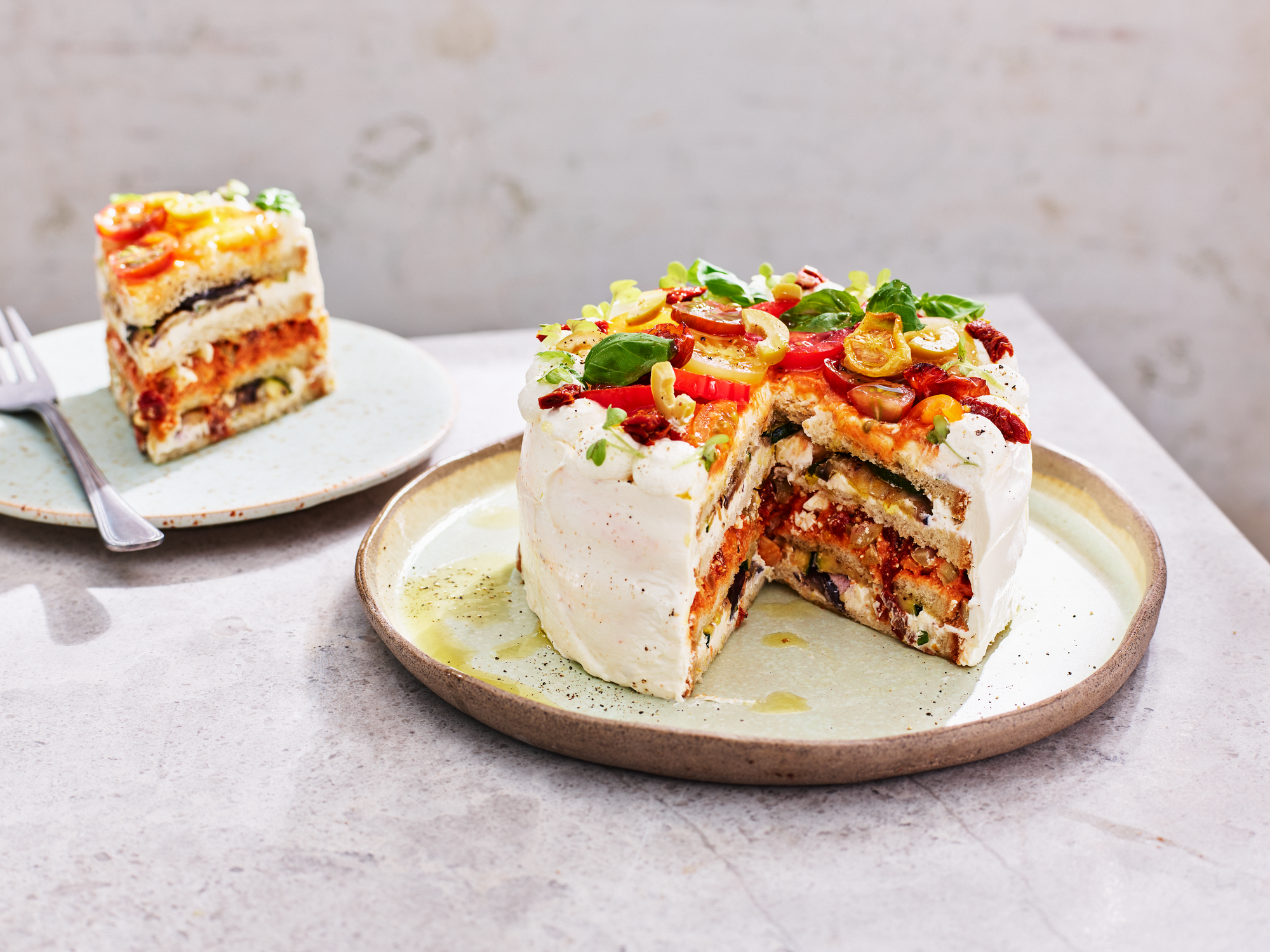 Smörgåstårta med medelhavssmaker