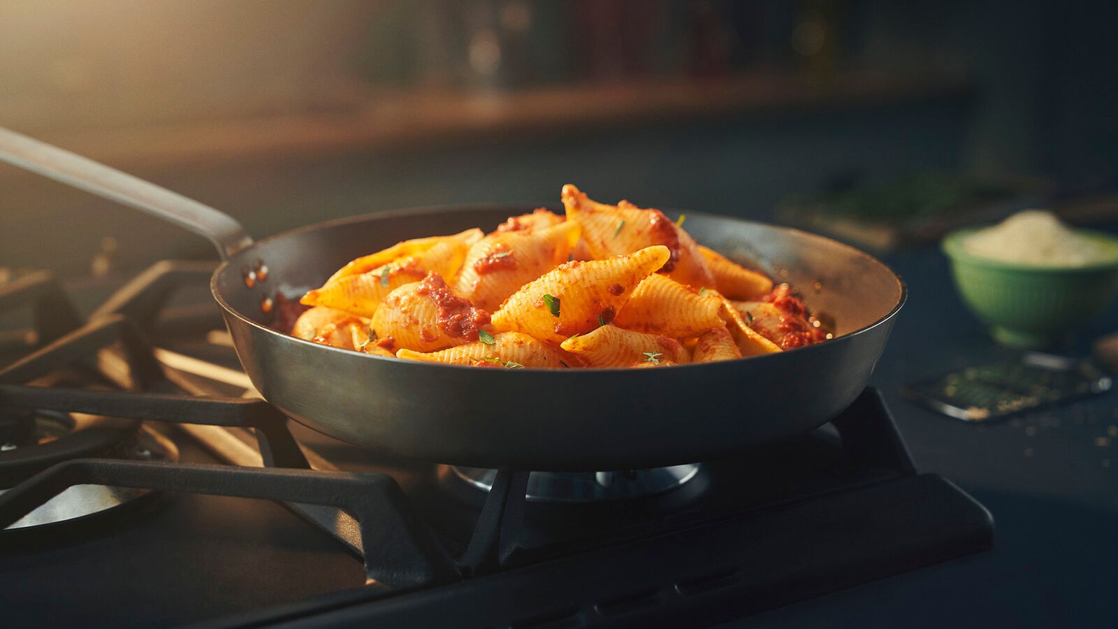 Spicy 'nduja pasta ( Recipe ) with tomato sauce | Lurpak®