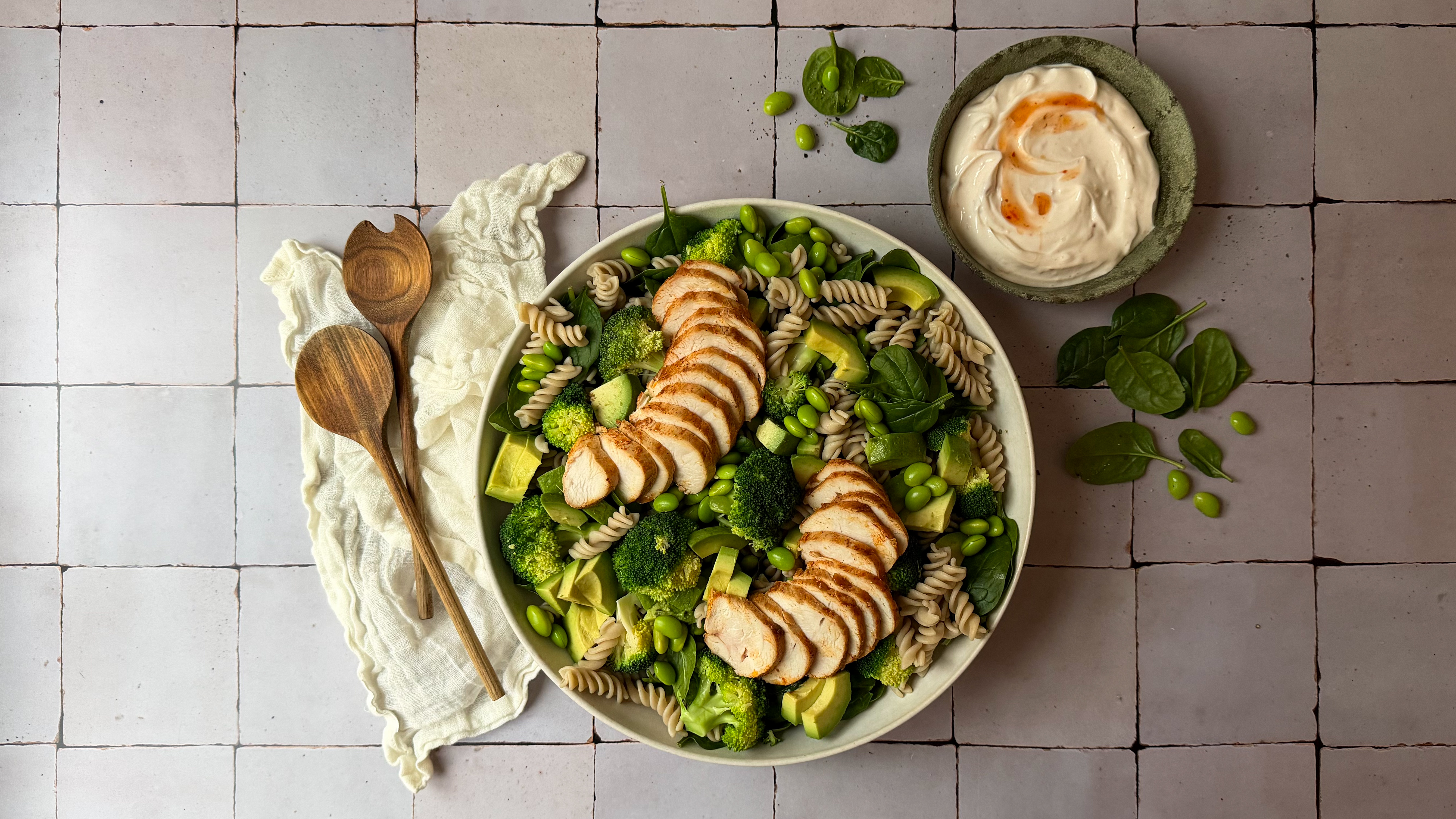 Chicken and avocado salad 