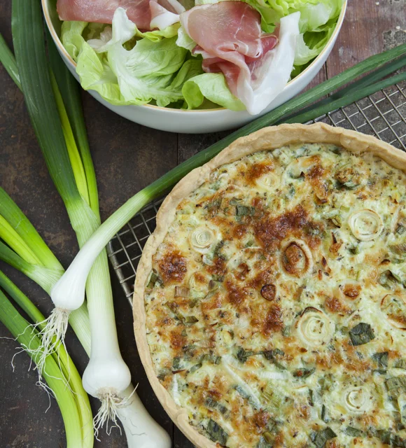 Tart with spring onions