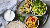 Tortillas med quick pulled chicken og mangosalsa