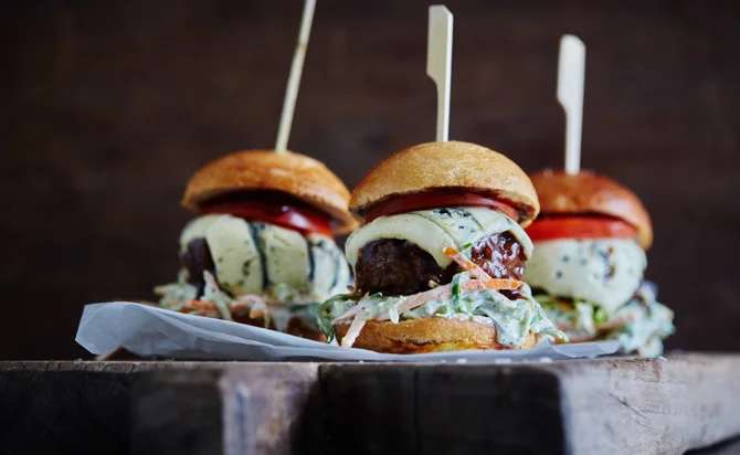 BBQ saus en Blauwe kaas burger