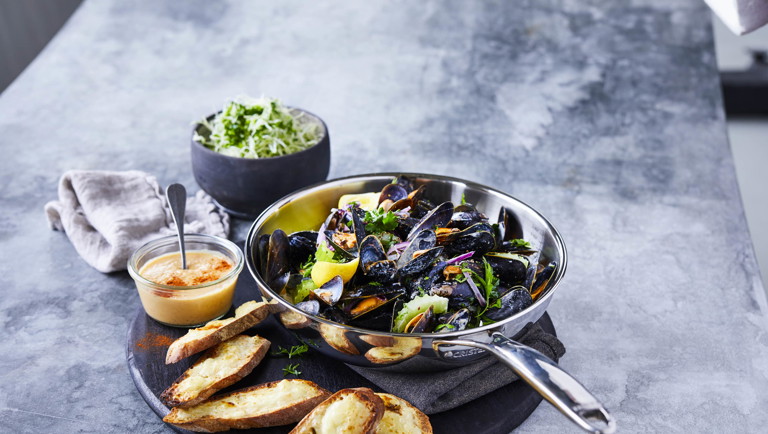 Mættende suppe med muslinger