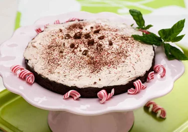 Kladdkaka med polka-chokladgrädde