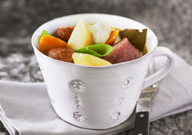 Pot au feu med kryddstarka korvar