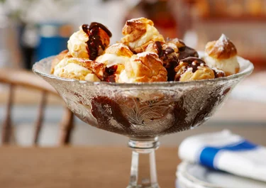 Profiteroller med chokladsås