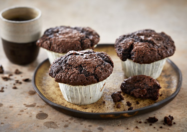 Chokladmuffins med nötter och kanel