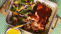 Pulled salmon med saffranssås