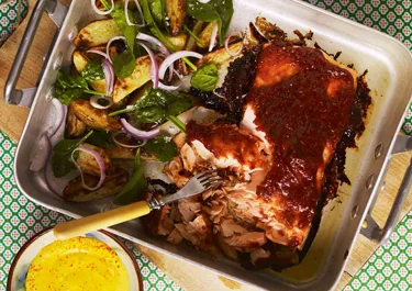 Pulled salmon med saffranssås