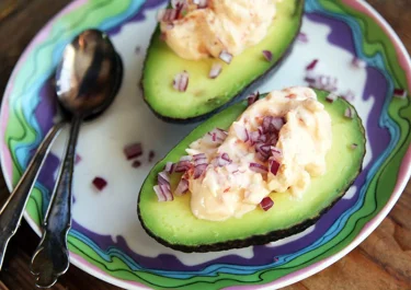 Avokado med heta kräftstjärtar