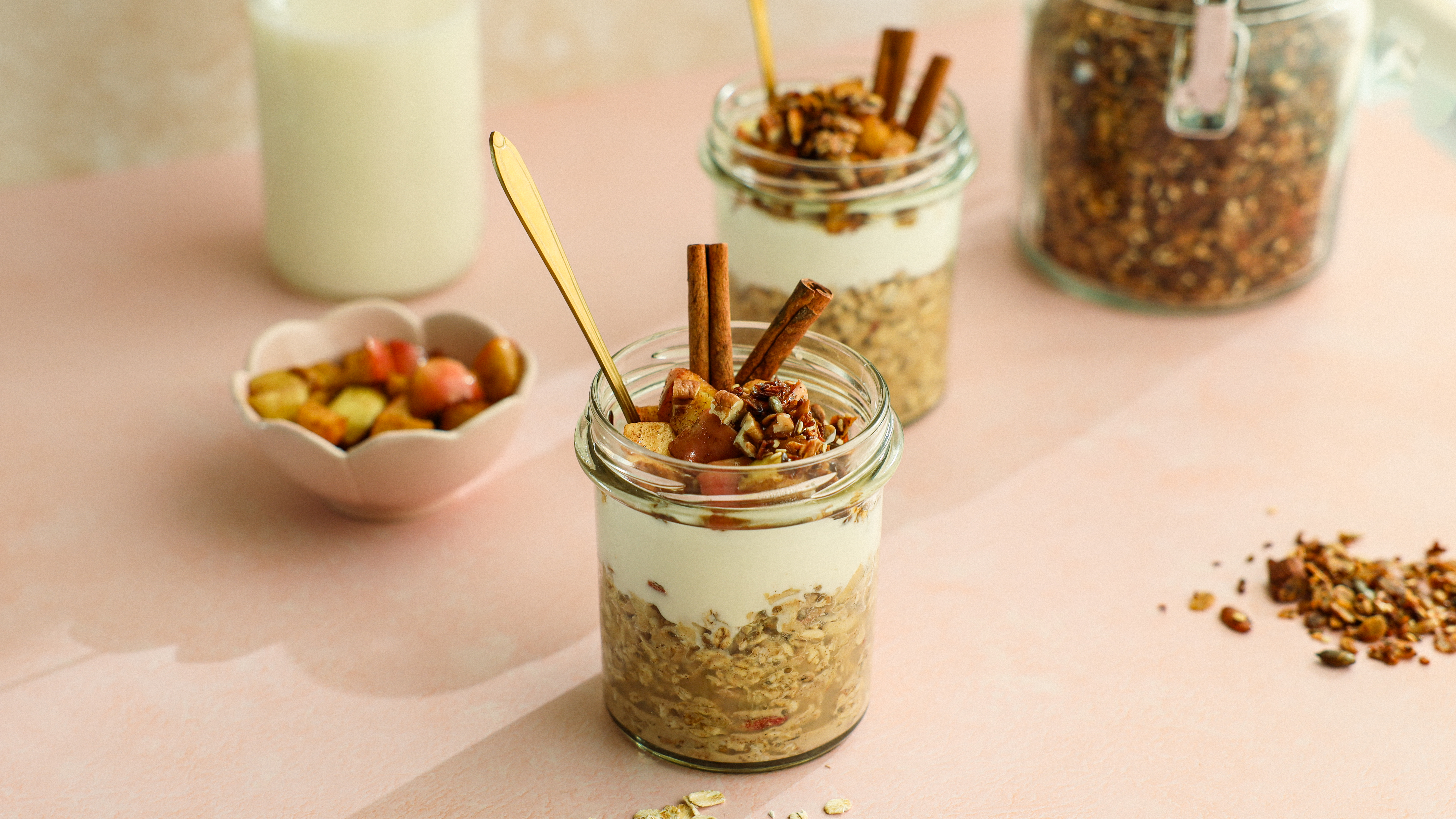 Apfelkuchen-Overnight-Oats mit Skyr