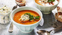 Tomatsoppa med zucchini