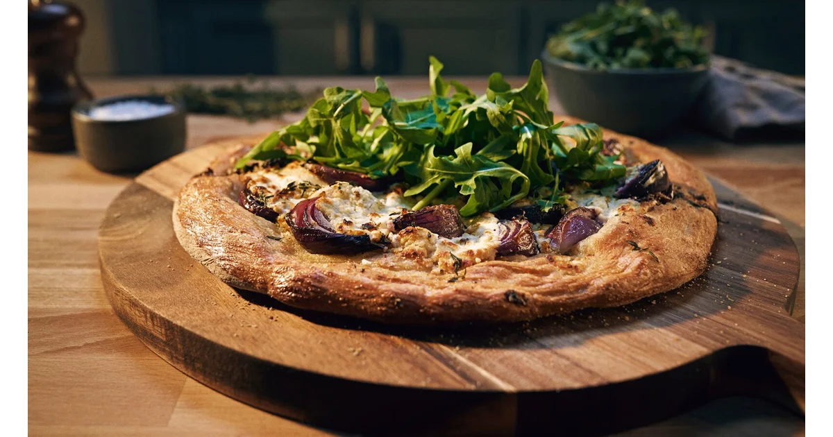 CARAMELISED ONION PIZZA