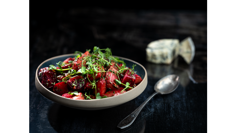 Rodfrugter med brunet smør og Castello vinaigrette