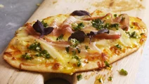 Pizzetta bianca med örter och pancetta