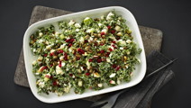 Salat med grønkål, æbler og tyttebær
