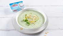 Kalte Gurkensuppe mit Arla Buko® Balance und Minze