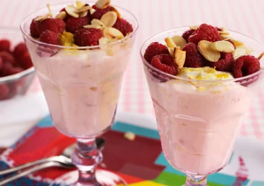Lactose-free raspberry panna cotta