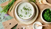 Creme fraiche dressing med purløg