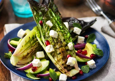 Grillad sallad med avokado och vitost