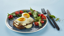 Grov croque madame med smilende æg