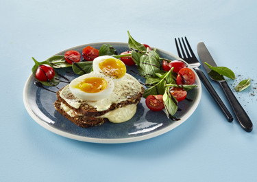 Grov croque madame med smilende æg