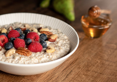 Kefir Overnight Oats With Pear