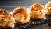 Bocaditos de hojaldre con queso crema de piña