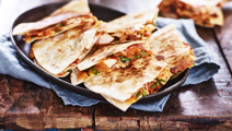Het tortilla med kyckling och rucola