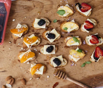 Crostini with Creamy Havarti and Summer Fruits