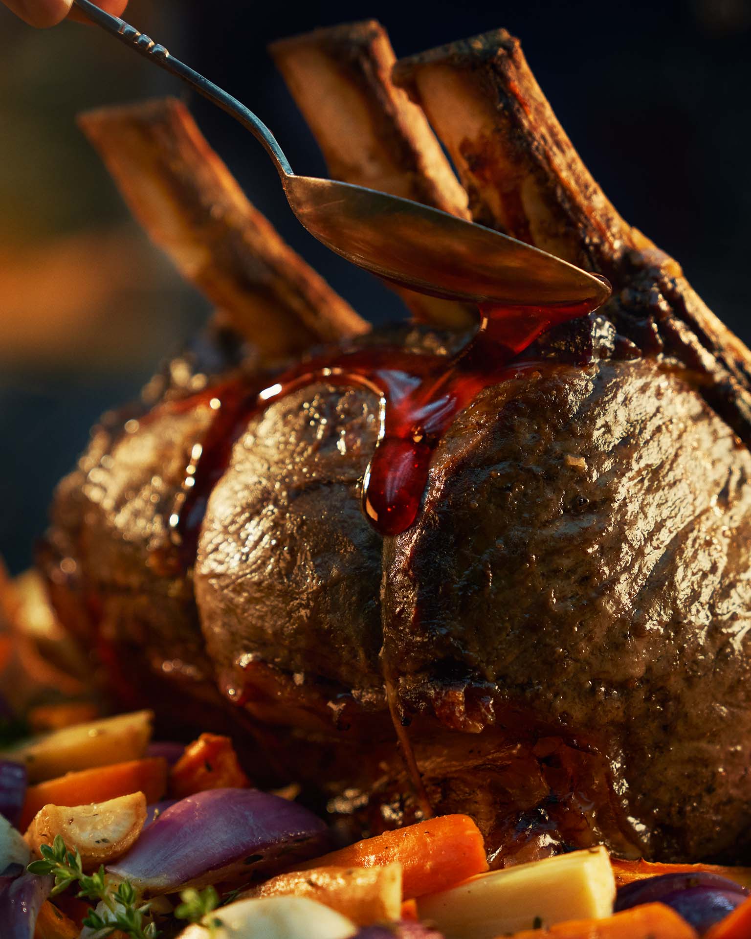 Pieczeń wołowa z sosem żurawinowym