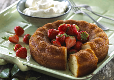 Sommerkage med hvid rom