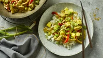 Kylling i karry med mango og edamamebønner