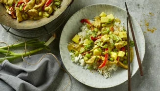 Kylling i karry med mango og edamamebønner