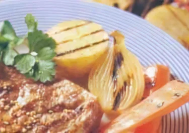 Grillad potatis och rotfrukter med avocadoröra