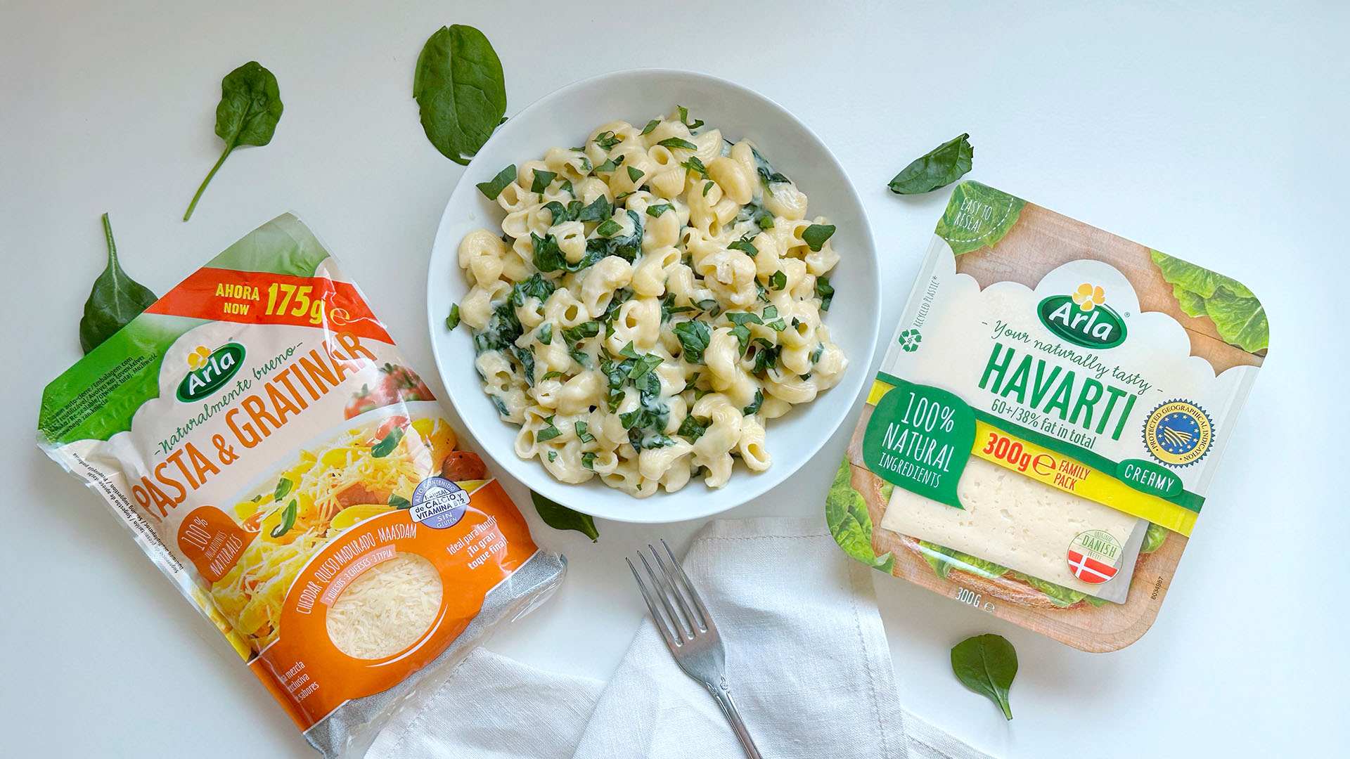 Mac and Cheese con espinacas, Arla Havarti Cremoso y Arla Rallados Pasta & Gratinar