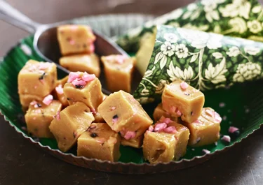 Lakritsfudge med hallon