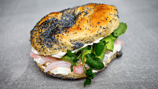 Katkarapubagelit jalapenotuorejuustolla