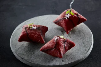 Puffed krondyrcarpaccio med ostecreme