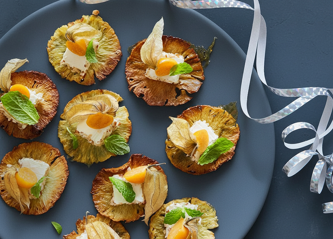 Pineapple crisps