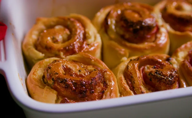 HAM & HAVARTI CHEESE STICKY BUNS