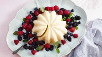 Citronparfait med syrad grädde