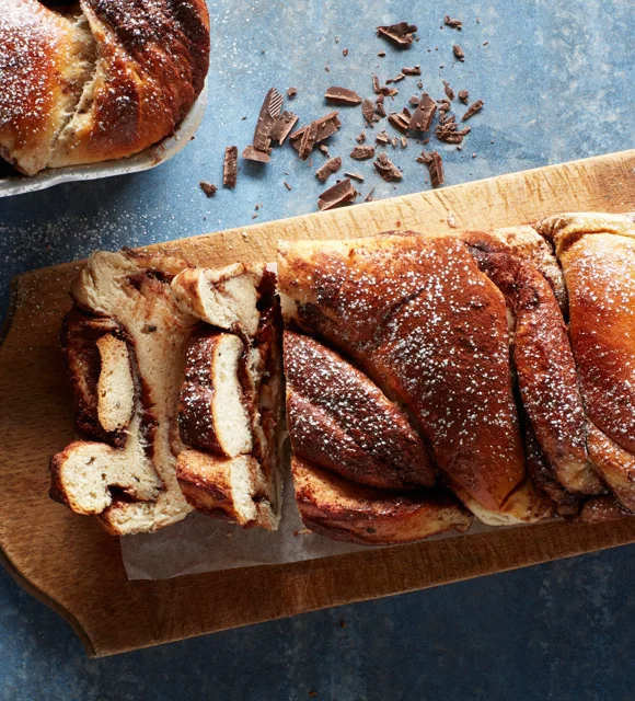 Chocolate bread with cardamom