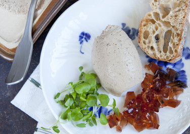 Kyllingelevermousse med portvinssky
