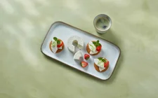 Cheesecake bites with cream cheese ring