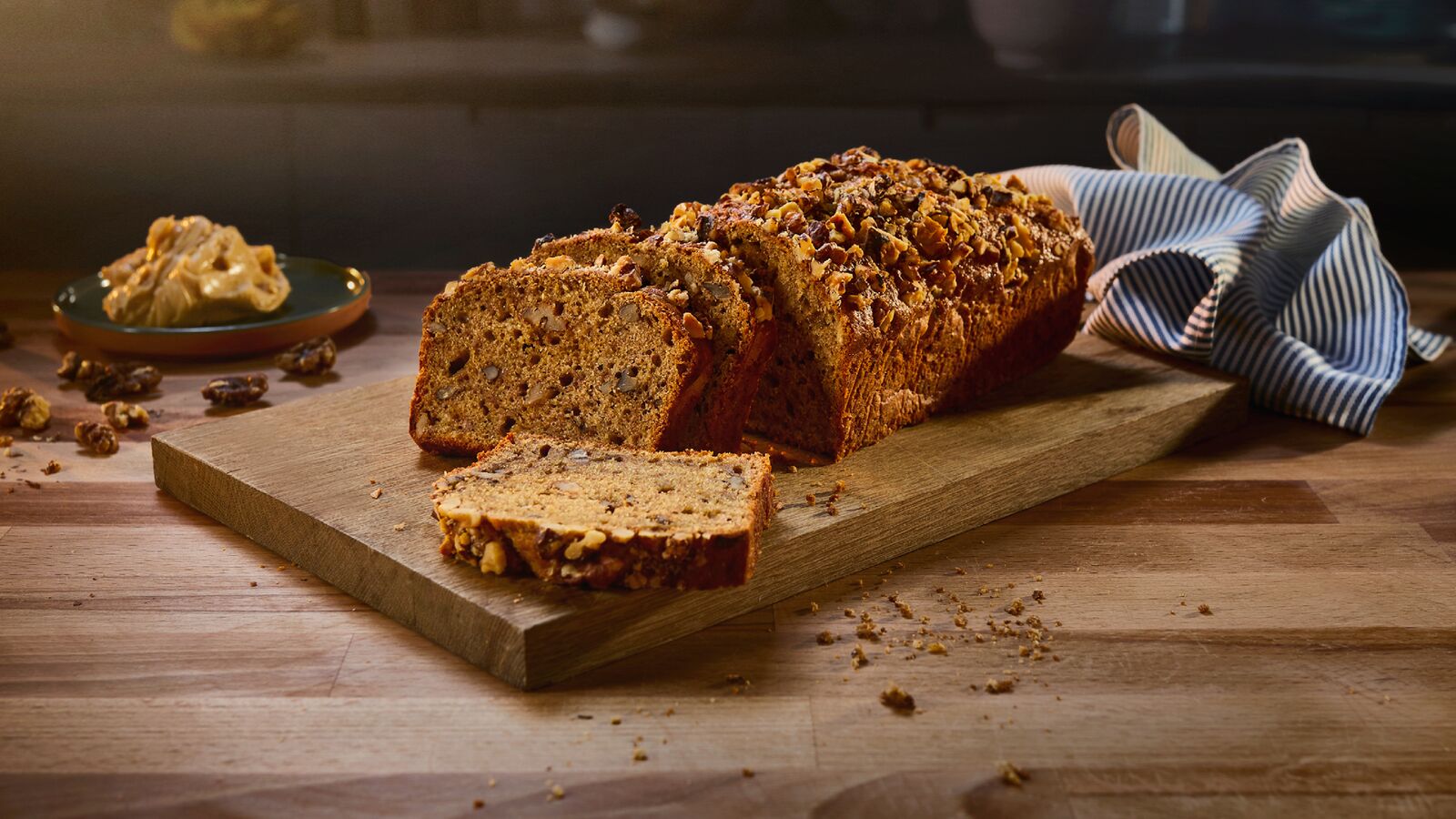 Walnut Banana Bread With Cinnamon Whipped Buttercream | Lurpak®