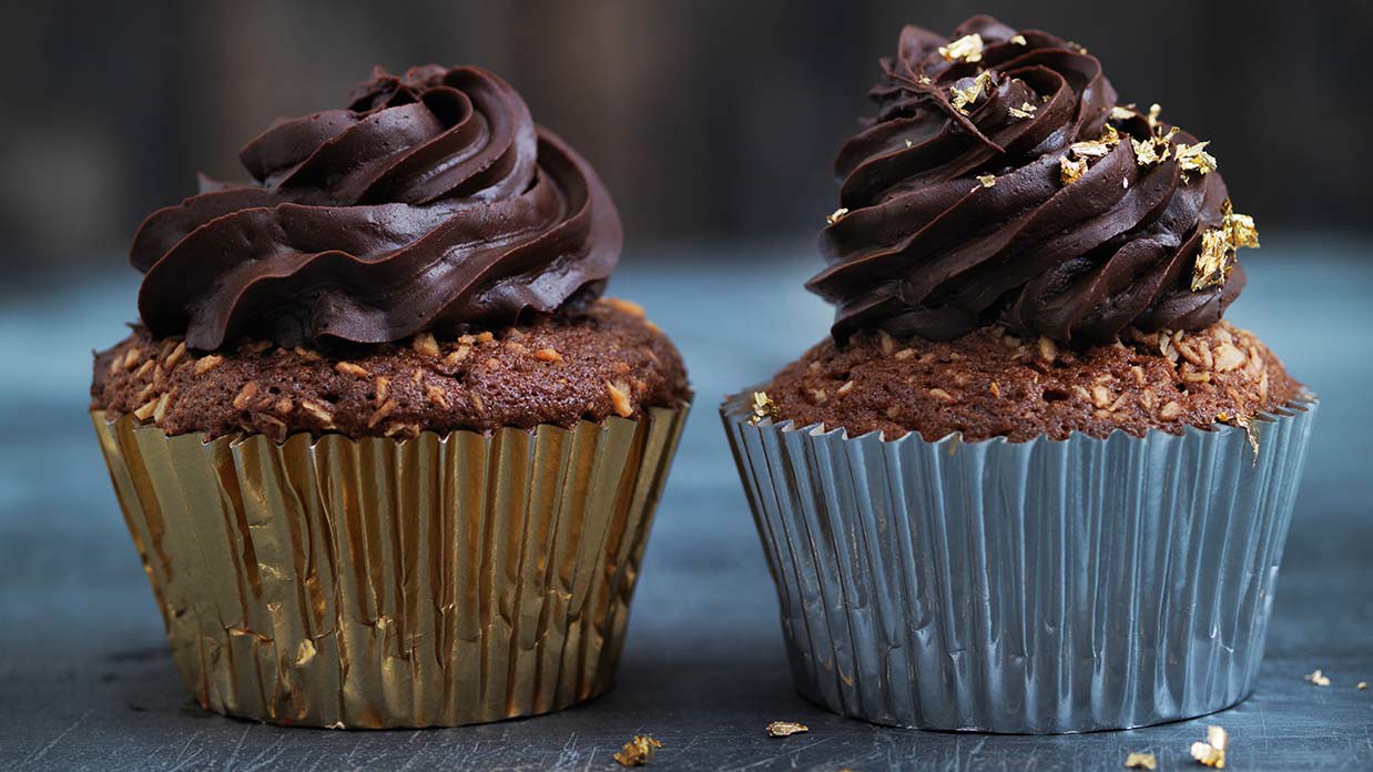 BANANA MUFFINS WITH CHOCOLATE GANACHE