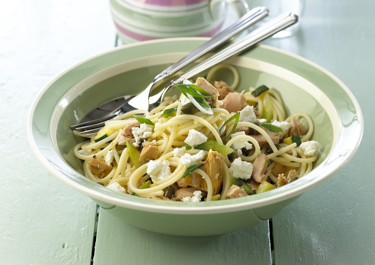 Pasta med marineret tun