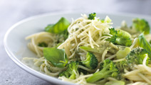 Pasta med basilikumsauce